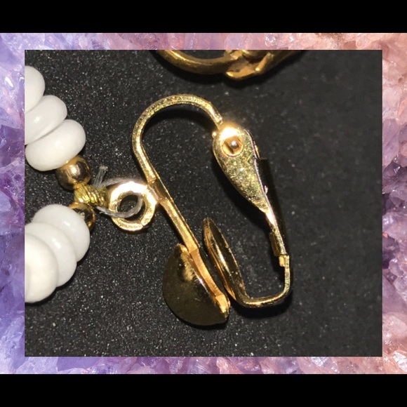 Vintage wampum shell beaded hoop clip on earrings - Picture 11 of 11